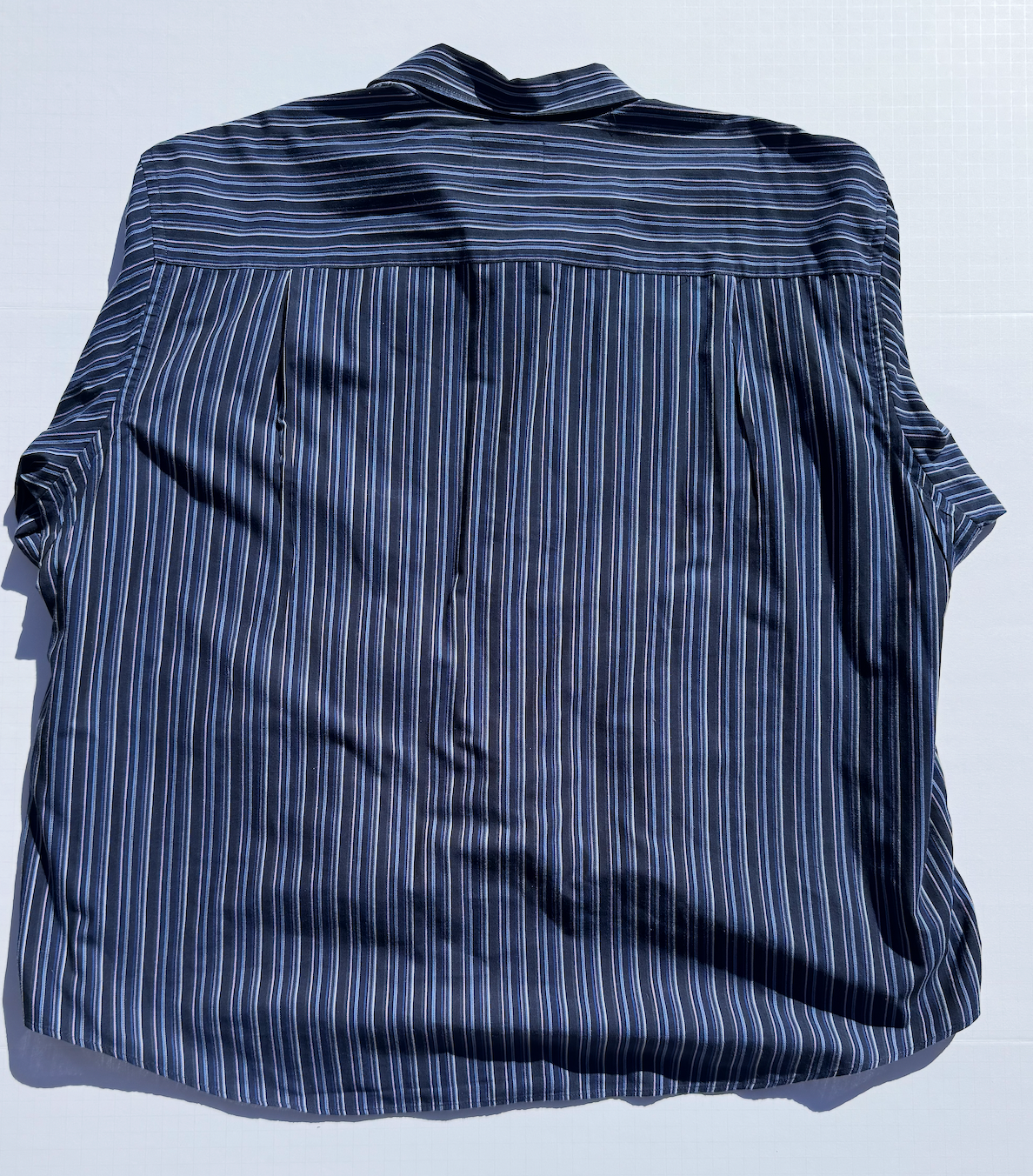 JUMBOSTRIPES: Upcycled 'issho United' logo shirts